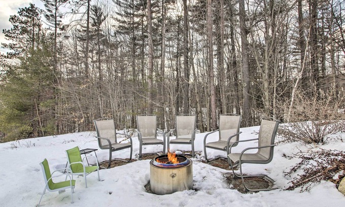Bethel Cabin | Cozy Bethel Escape w/ Views < 10 Mi to Ski!