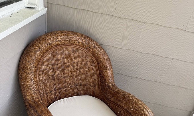 Clermont House | Cozy Bungalow, Lake Views, blocks from West OrangeTrail & Farmers Market.