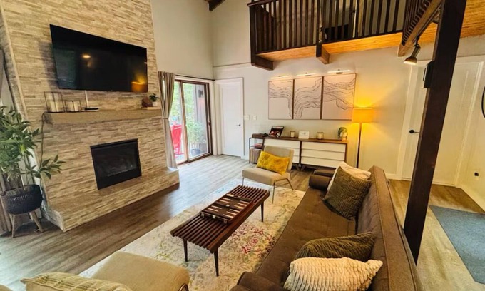Lake Ariel House | Cozy Cabin Escape w. Fireplace + Fire Pit