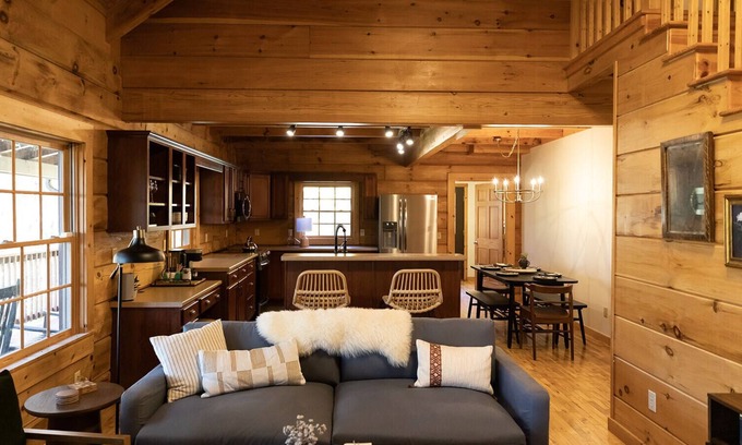 Cookeville Cabin | Cozy Cabin Getaway in the Heart of Middle Tennessee perfect for a wooded retreat