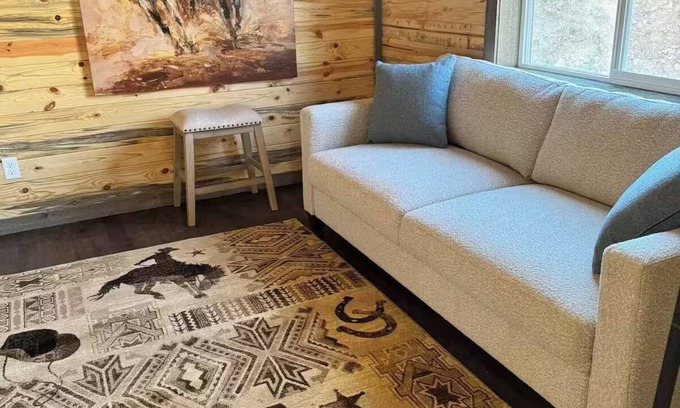 Kila Cabin | Cozy cabin in charming Niarada with AC, WiFi