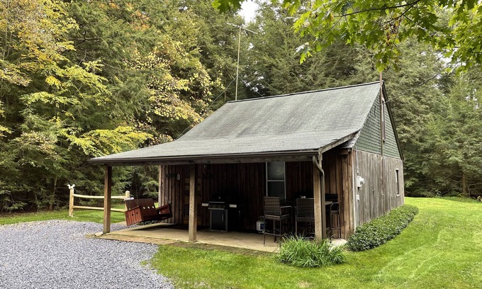 Sigel Cabin | Cozy Cabin Near Cook Forest and Clear Creek State Parks