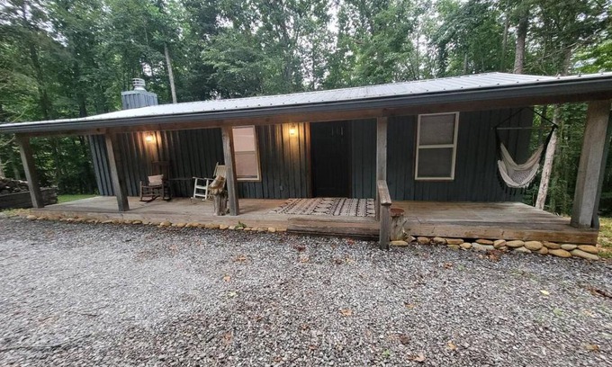 Byrdstown House | Cozy Cabin Near Dale Hollow Lake