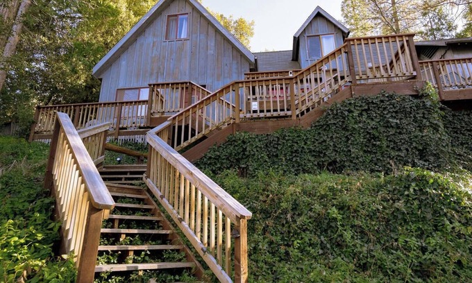 Oakhurst House | Cozy Cabin Near Yosemite & Corlieu Falls