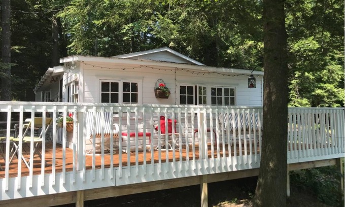 Traverse City Cabin | Cozy cabin on quiet Bass Lake. Minutes from Downtown Traverse City!