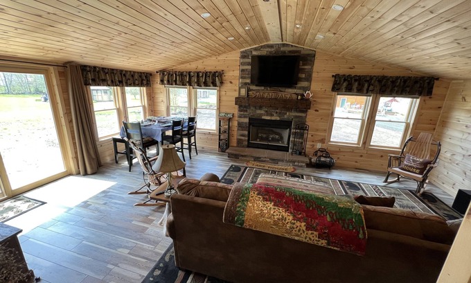Broadalbin Cabin | Cozy cabin with 165ft private beach area - on The Great Sacandaga Lake.