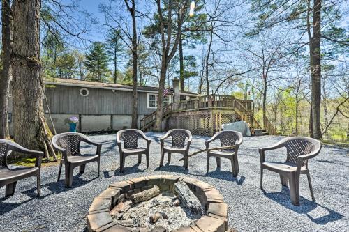High View House | Cozy Cabin with Sunroom and Cacapon River Access!