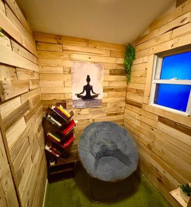 Elizabeth Apartment | Cozy Cafe, Walk to The Mall, 30min to NYC & 5min to EWR