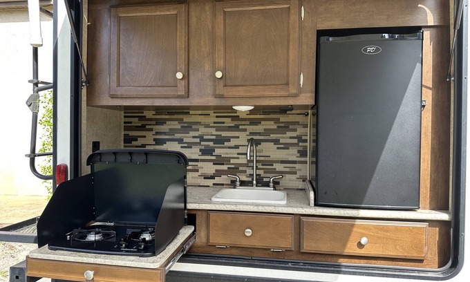 Lakeland House | Cozy Camper for Rent