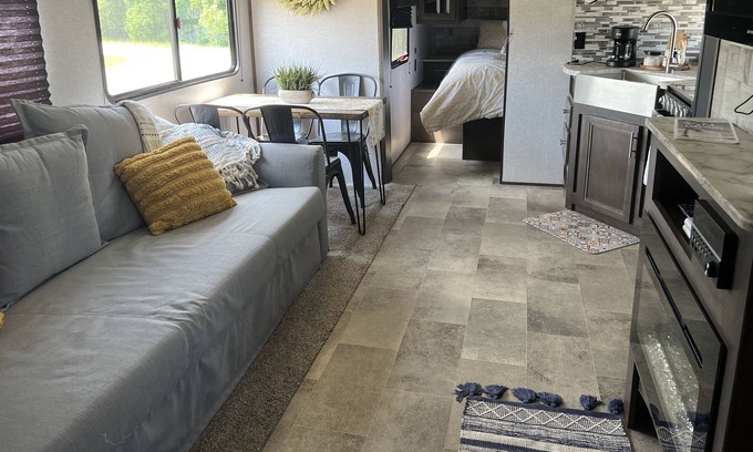 Nancy RV Rental | Cozy camper in the Lake Cumberland area