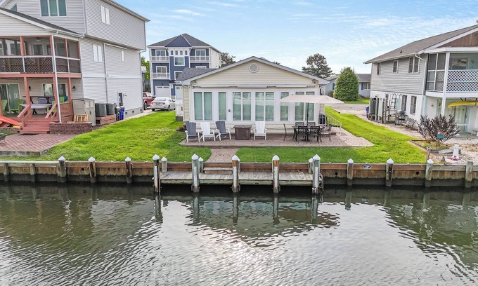 Keen-Wik On the Bay House | Cozy Canal Front Home - 3BR w/Boat slip-Fenwick