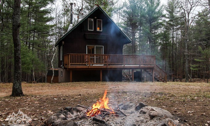 Jay House | Cozy Cedar Chalet in the heart of the ADK's. Dog Friendly.