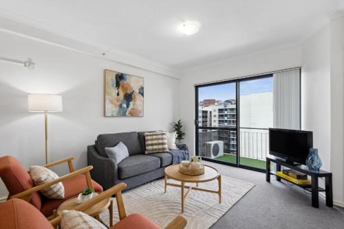 East Perth Apartment | Cozy City Apartment with Stunning Views and Ameni
