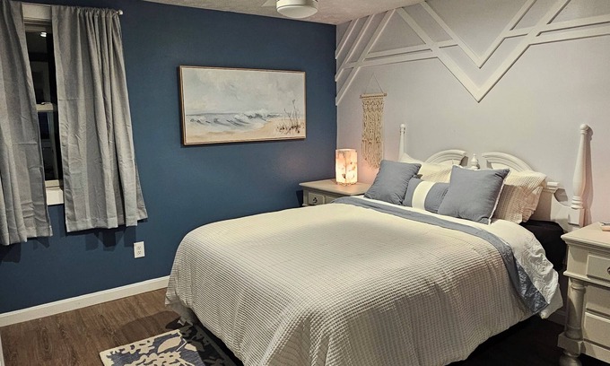 Southern Coast Condo | Cozy Coastal 2-bedroom condo with AC, WiFi in welcoming Saco
