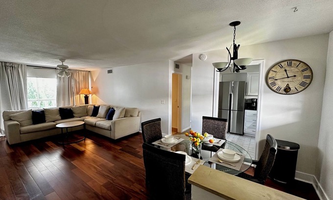North Palm Beach Apartment | Cozy Coastal Getaway/Short walk to Intracoastal/Pool Access.