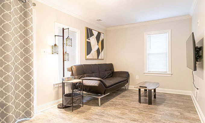 Springfield House | Cozy - Coffee/Tea bar - Kitchen- Bath - Work Station- Monitor
