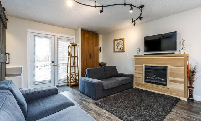 Collingwood House | Cozy Collingwood Retreat 80204