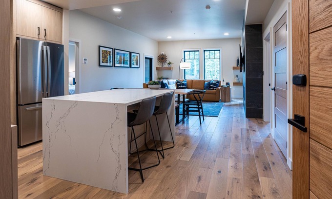 Tamarack Resort Condo | Cozy Condo| Fireplace|Balcony with Mountain View