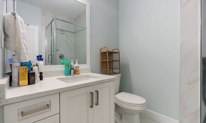 Abbotsford Condo | Cozy condo with AC in lovely Abbotsford