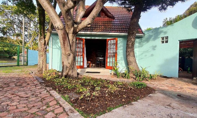 Bloubergstrand Apartment | Cozy Cottage +/- 500m from the beach