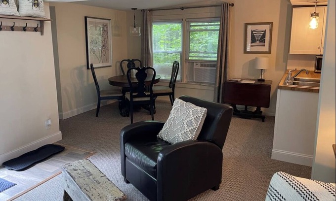 West Saugerties Cabin | Cozy Cottage For Two