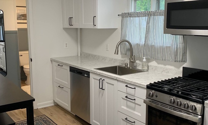 Arnold House | Cozy Cottage Minutes from USNA/Downtown Annapolis
