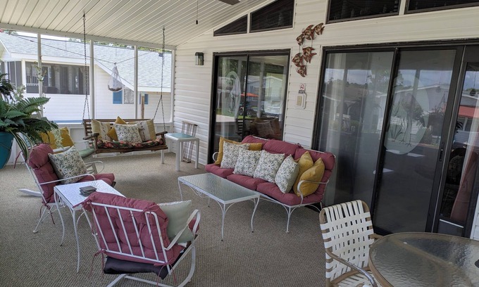 Garden City Cottage | Cozy Cottage open floor plan. 2 bed, 2 full. Free WiFi, Roku and Golf Cart.