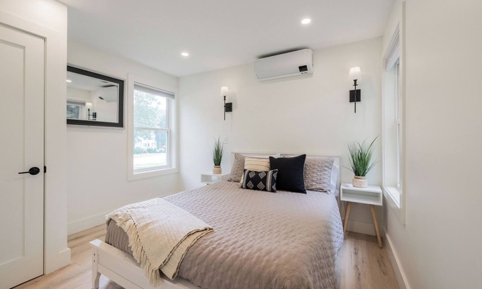 Arundel House | Cozy cottage perfect for relaxation near southern Maine beaches & Portland