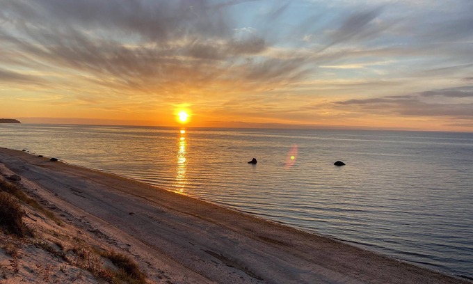 Baiting Hollow Cottage | Cozy Cottage Steps from the Beach in the North Fork