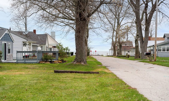 Ashtabula Cottage | Cozy cottage with Lake Erie access