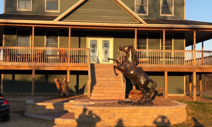 Montello Other | Cozy Country Farm House - 4,000 sq ft