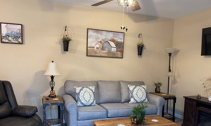 Indian Mound Apartment | Cozy Country Getaway