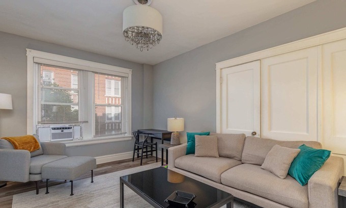 Central West End Apartment | Cozy CWE Apts near BJC by Zencity