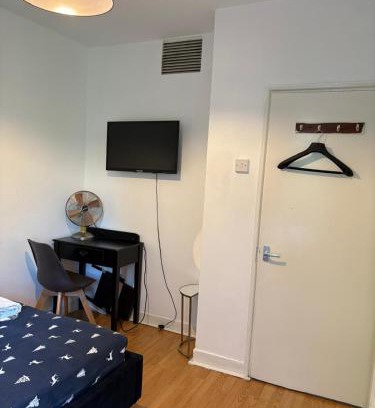 Deptford House | Cozy Double bed room