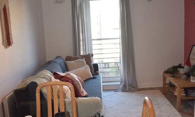 The Liberties Apartment | Cozy Dublin City Apt near Guinness Storehouse and Temple Bar