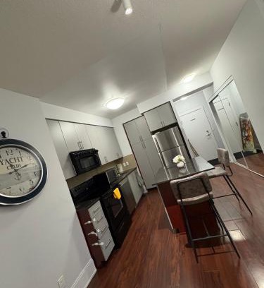 Downtown Mississauga House | Cozy Ensuite private room homestay
