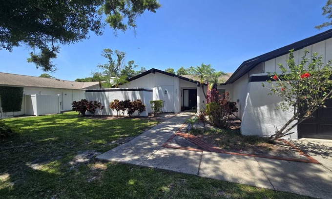 Greater Northdale House | Cozy Family-Friendly 3BR Home Near TPA Airport & 40min to Clearwater Beach