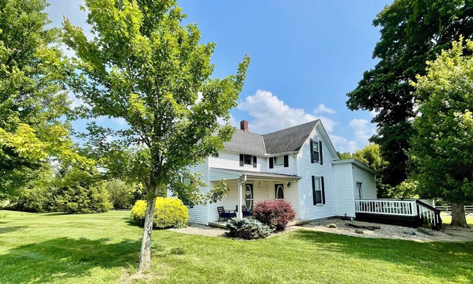 Brookville Other | Cozy family friendly farmhouse, minutes from Brookville lake.