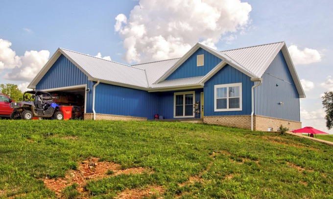 White Mills Apartment | Cozy farmhouse apartment on a working farm w/Highland Cattle, a hot tub & more!