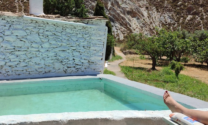 Orgiva Cottage | Cozy farmhouse with pool in La Alpujarra