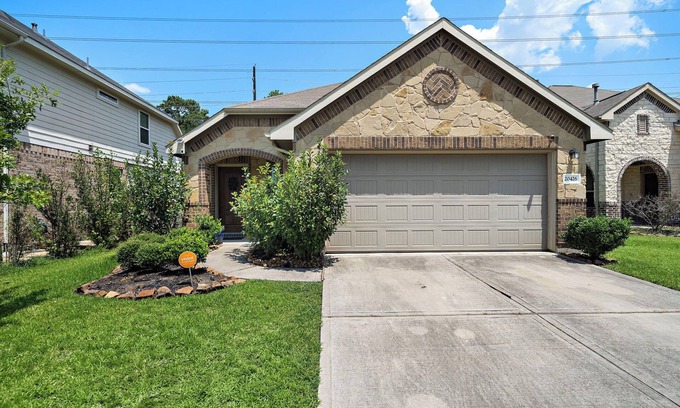 Humble House | Cozy Getaway Nr Airport | WiFi | BBQ | Yard | Pet