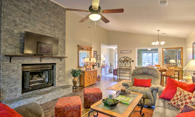 Greenwood Condo | Cozy Greenwood Condo w/Patio - 2 Mi to Downtown!