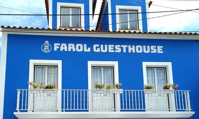 Angra do Heroismo Bed & Breakfast | Cozy Guesthouse with Ocean views