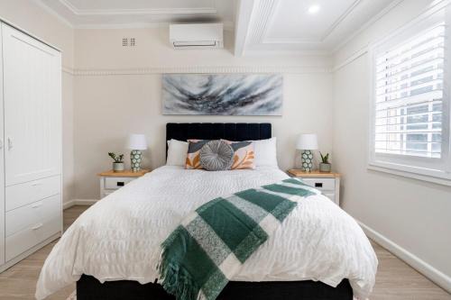 Wollongong CBD House | Cozy Heritage Home 10mins walk to Wollongong Hospital with Free Parking and Fast Internet