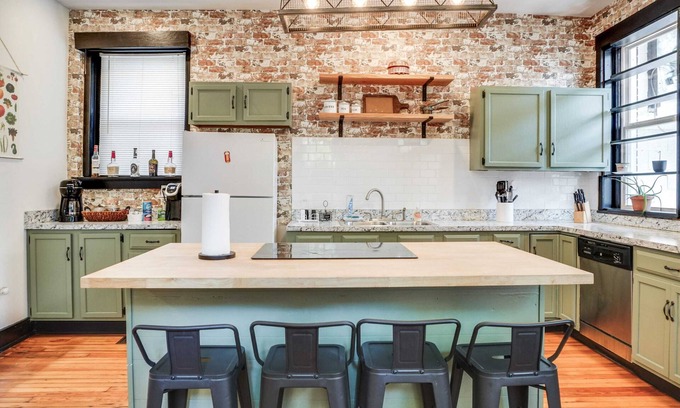 Phoenix Hill House | Cozy Home By Downtown&Nulu|Private Backyard/Patio