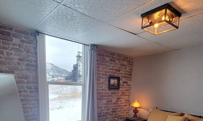 Butte House | Cozy home close to Hospital and MT Tech in Uptown Butte.