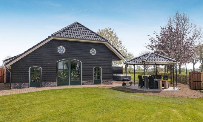 Meer House | Cozy home in Den Ham with kitchen