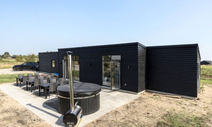 Grenaa House | Cozy home in Grenaa with sauna