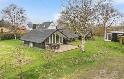 Hejlsminde Strand House | Cozy Home In Hejls With Wifi