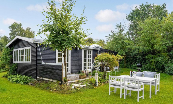 Kulhuse House | Cozy home in Jægerspris with kitchen
